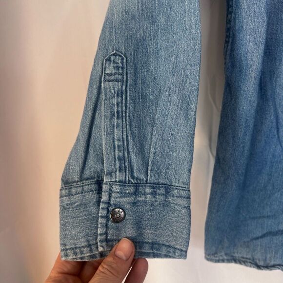 Levis Denim Blue Jean Button Up Cotton Shirt Youth Size Medium 10-12 YRS - Picture 8 of 9